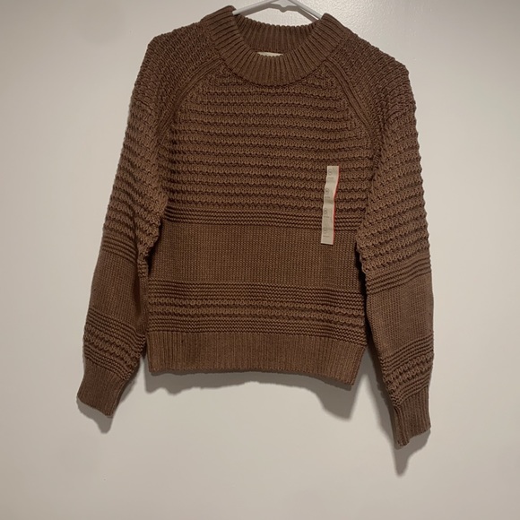 Universal Thread Women’s Crewneck Pullover Sweater NWT - Picture 2 of 3